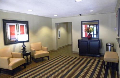 Greater Greenspoint Hotel | Suburban Studios Houston North I-45