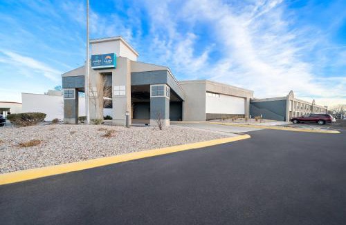 Kearney Hotel | Suburban Studios, Kearney