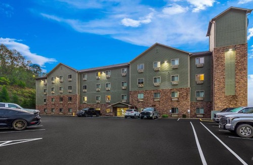 Morgantown Hotel | Suburban Studios Morgantown
