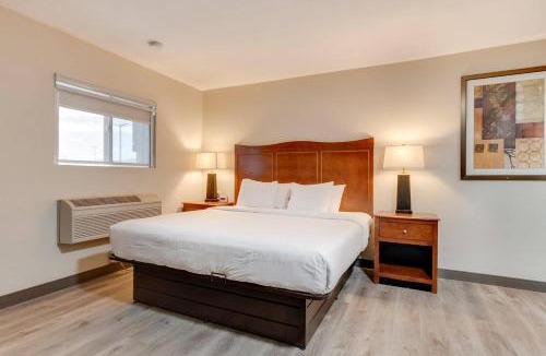 Cortez Hotel | Suburban Studios near Mesa Verde