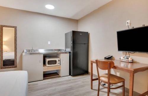 Cortez Hotel | Suburban Studios near Mesa Verde