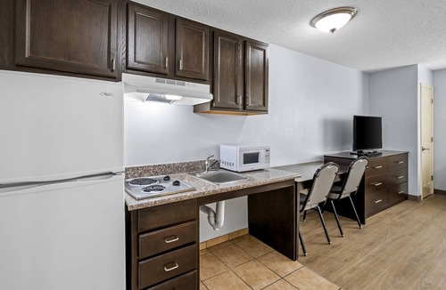 Jacksonville Hotel | Suburban Studios Near Camp Lejeune