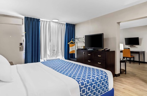 Orange Park Hotel | Suburban Studios Orange Park - Jacksonville near Naval Air Station
