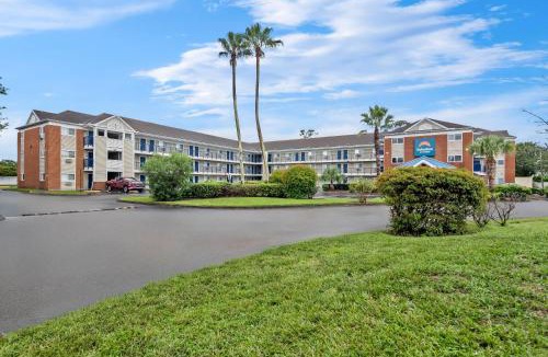 Stuart Hotel | Suburban Studios Stuart near Federal Hwy 1