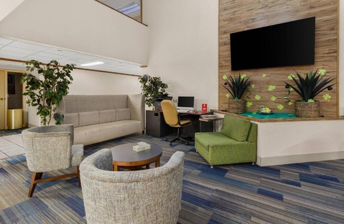 Altoona Hotel | Suburban Studios