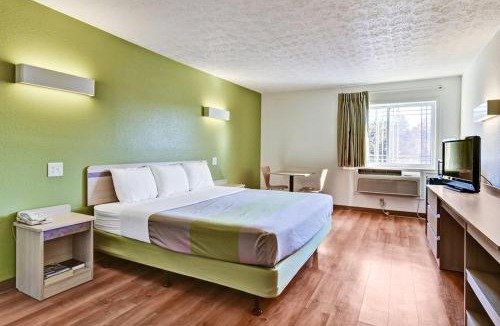 Moon Township Hotel | Suburban Studios