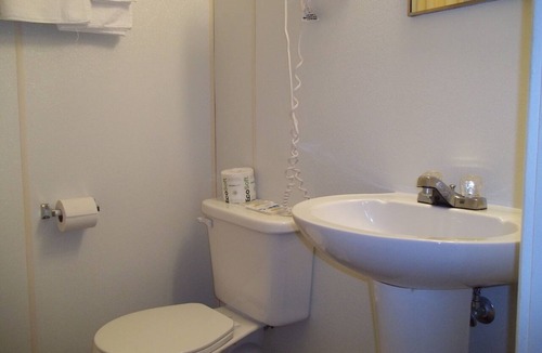 Marengo Hotel | Sudbury Court Motel and RV Park