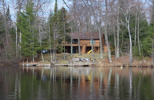 Eagle River House | Sugar Camp Chain 4BR/Sleeps 10-12, Snowmobilers Welcome, Direct Trail Access