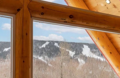 Saint-Philemon Ski Chalet | Sugar Camp, experience the magic!