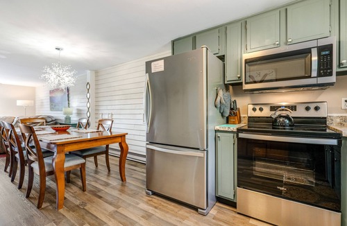 Sugar Mountain Condo | Sugar Mountain escape on Snowlake - steps to ski, golf and tennis