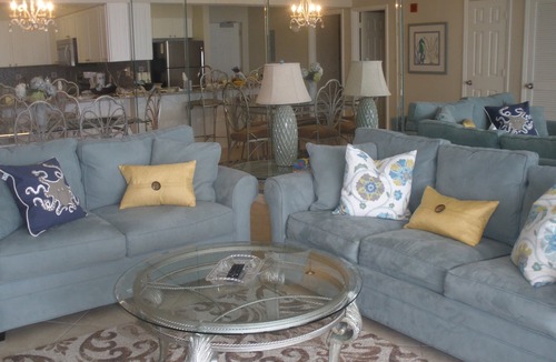 Destin Condo | SUGAR WHITE SAND! RIGHT ON THE BEACH! GREAT VIEWS! FAMILY FUN! #1815 DESTIN