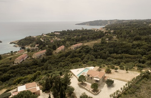 Pesada Villa | Sui Generis Villa