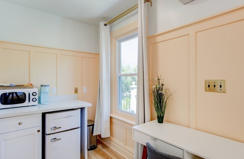 Springville Hotel | Suite 10 | Historic Art City Inn