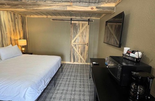 Lusk House | Suite 101