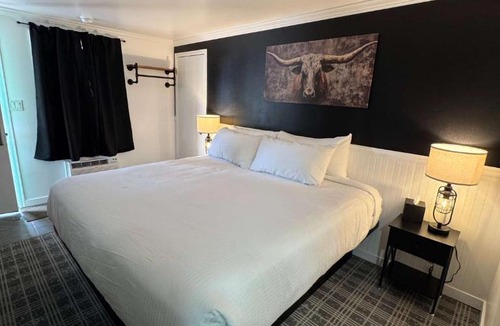 Lusk House | Suite 113