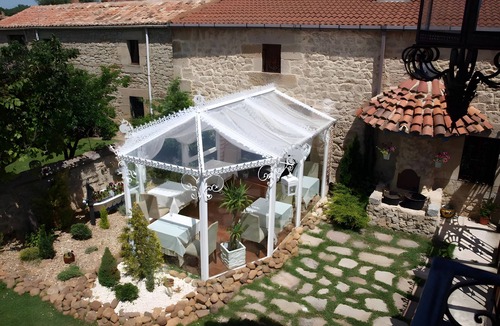 Ocenilla Apartment | Suite 2 with Mountain Views, Shared Terrace and Wi-Fi