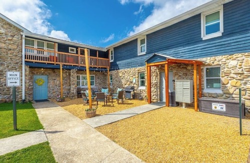 Rock Spring Apartment | Suite 206 - Starry Night at Rock Spring Resort near Chattanooga