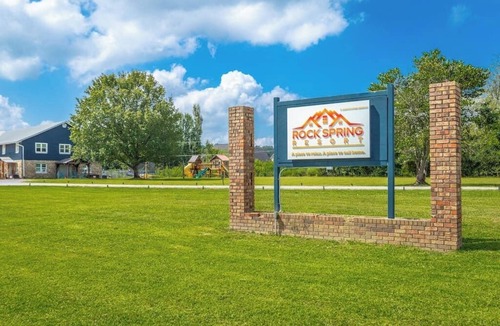 Rock Spring Apartment | Suite 213 - Sunshine at Rock Spring Resort