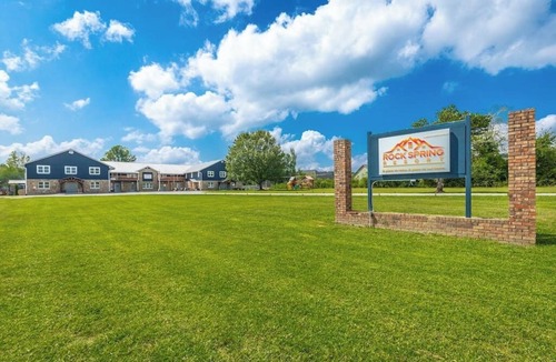 Rock Spring Apartment | Suite 213 - Sunshine at Rock Spring Resort