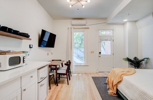 Springville Hotel | Suite 5 | Historic Art City Inn