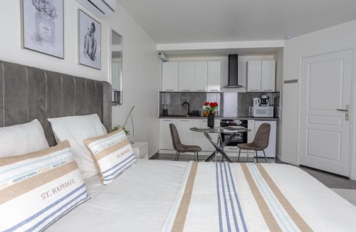 Plessis-le-Roi Apartment | Suite avec jacuzzi & terrasse