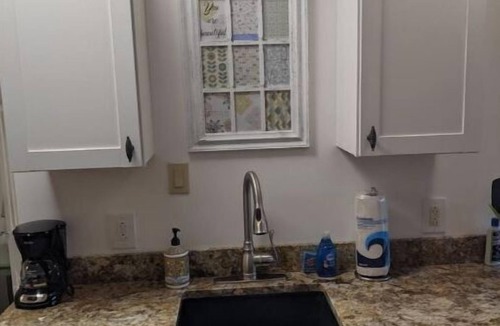 Colchester Apartment | Suite Bee Haven