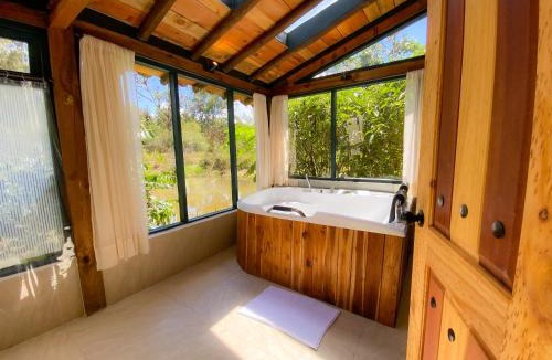 Old Town Villa | "Suite Cabaña Cantodeagua - Jacuzzi -Refugio en Reserva Natural Urbana - Villa de Leyva"