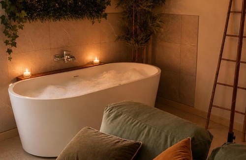 Cour-Cheverny Apartment | Suite Climatisé Bali SPA et sauna privé pour 2-Châteaux de la Loire