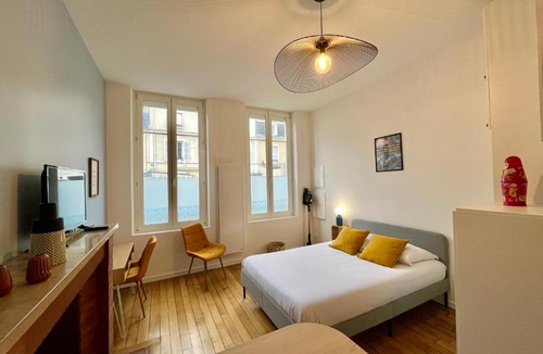Hincmar Apartment | Suite Clovis - 1