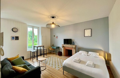 Hincmar Apartment | Suite Clovis 6