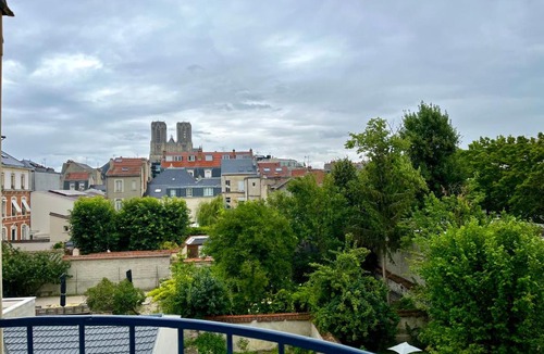 Hincmar Apartment | Suite Clovis 6