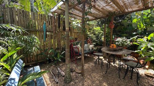 Moura Brasil House | Suite com jardim privativo - Casa das Bromélias - 02