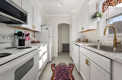 Salisbury House | Suite Diana: Spacious 4-bedroom house in charming Salisbury, Maryland