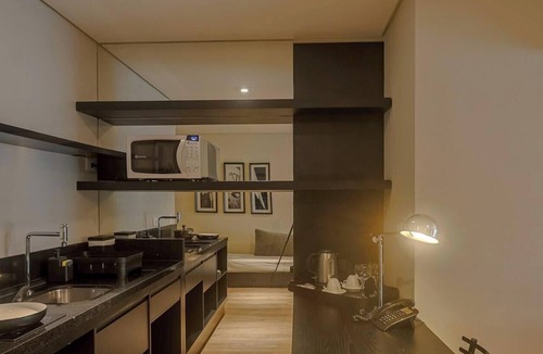 Reboucas House | Suite Double with kitchen by ¼ UmQuarto 4-PR.