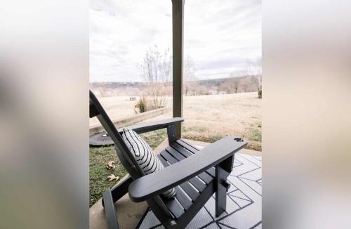 Table Rock House | Suite Dreams - Condo for 4
