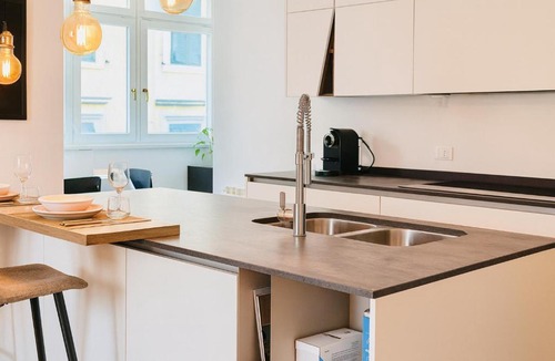 Barriera Vecchia-San Giacomo Apartment | Suite Enes Terrazza con vista e relax in centro città