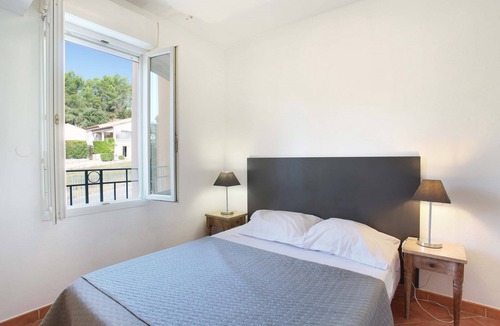 Greoux-les-Bains Condo | Suite Equipée ! Accès Bain à Remous et 3 Piscines