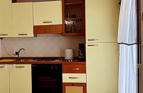 Licola Apartment | Suite Ermosa: Independent Apartment in Villa with Private Garden, Wi-Fi & Air Conditioning