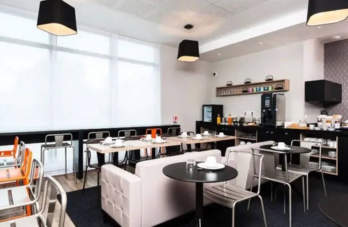 Talence Apartment | Suite for 2 People - Double Bed