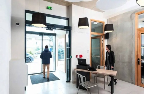 Talence Apartment | Suite for 2 People - Double Bed