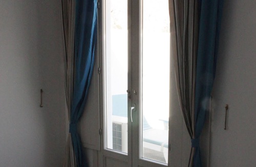Perissa Apartment | Suite For Two With Private Jacuzzi