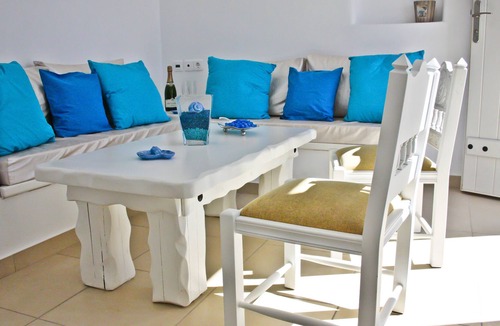 Perissa Apartment | Suite For Two With Private Jacuzzi