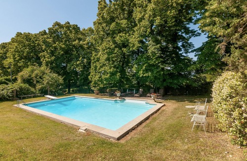 Grassina Apartment | Suite in a 15th-century villa with private bathroom and pool