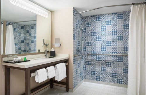 Downtown Cleveland Hotel | Suite in Downtown under a mile from Rock & Roll HoF, Browns & Gaurdians Stadiums