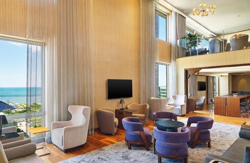 Downtown Cleveland Hotel | Suite in Downtown under a mile from Rock & Roll HoF, Browns & Gaurdians Stadiums