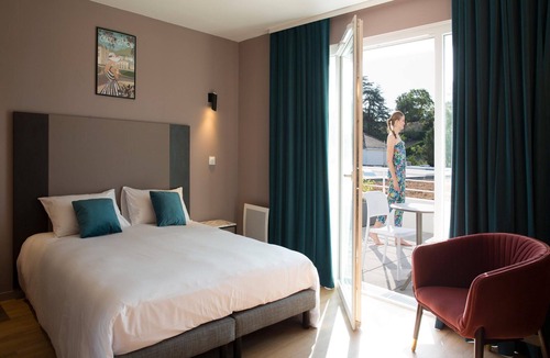Chatel-Guyon Apartment | Suite in Premier Thermal Spa Resort