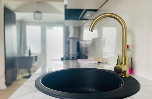 Quartier Vieux Marche-Cathedrale Apartment | Suite Jacuzzi Marbre - 451