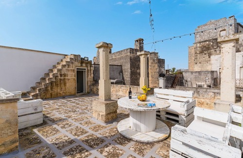 Cannole House | Suite 'La Limesa' Corte Cochlea with Panoramic Terrace, Indoor Pool, Wi-Fi & AC
