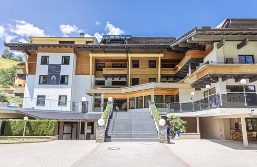 Vorderglemm Apartment | Suite mit 2 SZ & Wellnessbereich by Interhome