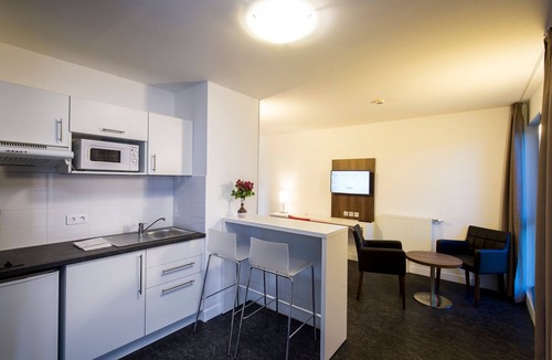 Dijon Hotel | Suite Moderne 100m du Centre|Wifi + Salon Privé